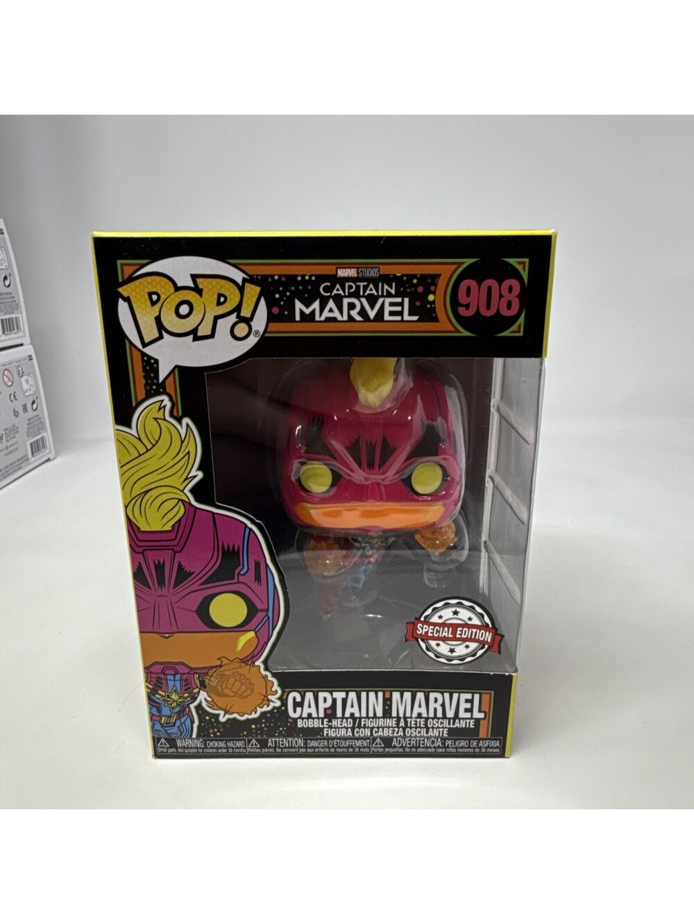 FUNKO POP MARVEL INIFINITY SAGA CAPTAIN MARVEL BLACK LIGHT #908 SPECIAL EDITION